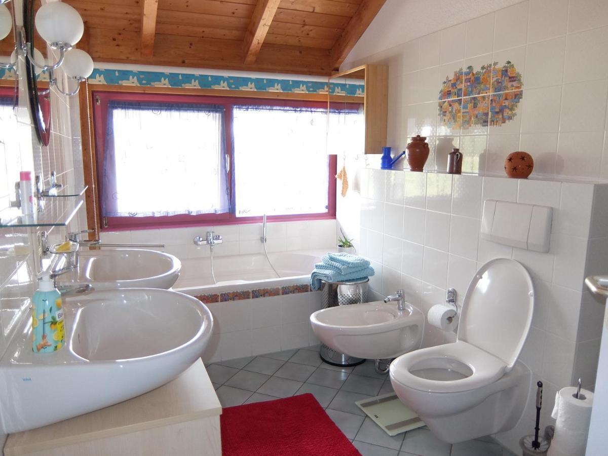 Blaues Haus - Une Maison Bleue Hetzerath Buitenkant foto