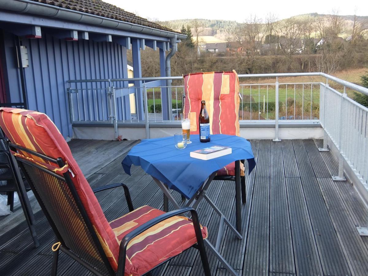 Blaues Haus - Une Maison Bleue Hetzerath Buitenkant foto